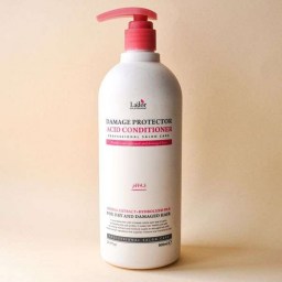 Слабощелочной кондиционер с протеинами шелка Lador Damaged Protector Acid Conditioner 900 мл