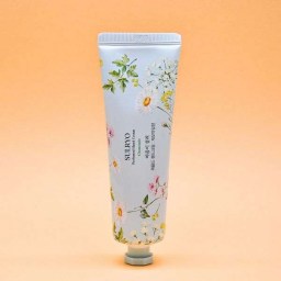 Увлажняющий крем для рук с экстрактом цветов ромашки Sulryo Perfumed Hand Cream Chamomile 80 мл